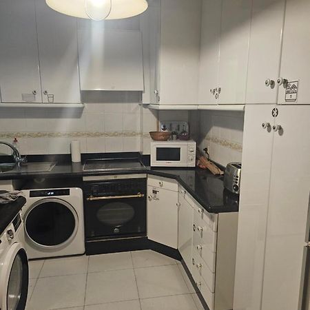 Habitacion Amplia Y Centrica En Piso Compartido А-Корунья Екстер'єр фото